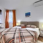 Center Sea By Interhome * Porec