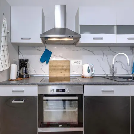 Appartement Center Sea By Interhome