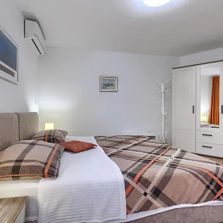 Center Sea By Interhome * Poreč