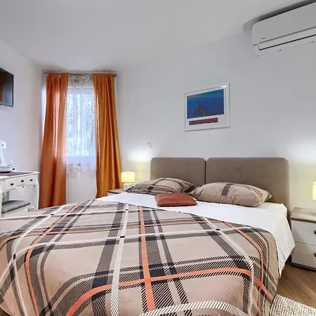 Center Sea By Interhome * Poreč