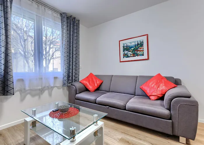 Apartment Center Sea By Interhome