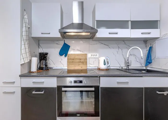 Appartement Center Sea By Interhome